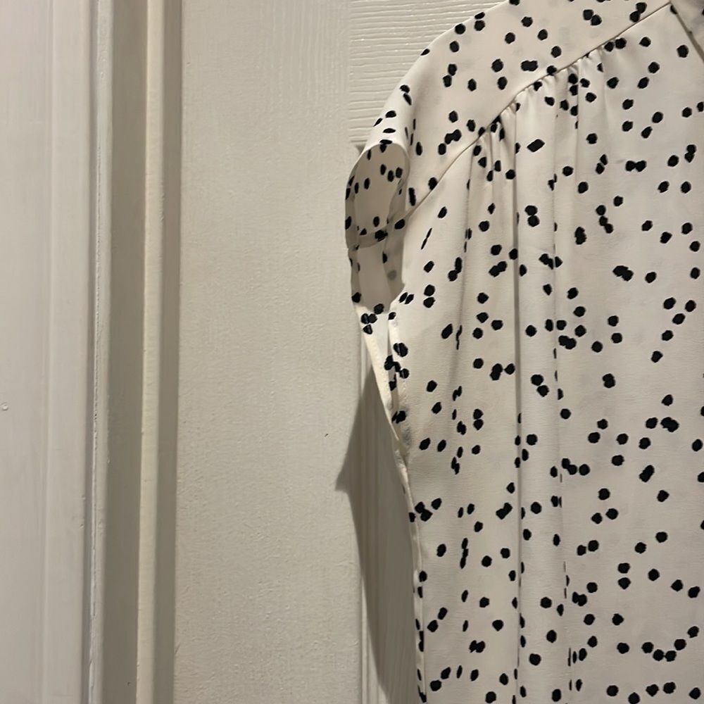 Ann Taylor LOFT NWOT Dalmatian print button down top SZ SP. small petites. - Picture 2 of 11